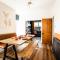 Stay with airhgt at 3 bedroom house near The Stray