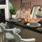Peacehaven Retreat - 4 minutes from the beach! Pet friendly!