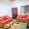 Modern City Retreat in Adenta- 2Bed,5star Service, Free Wifi, 24-7 Security, Close to Highway, by DLA