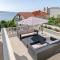 Luxury apt w shared pool 3 balconies and terrace