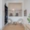 Luxury apt w shared pool 3 balconies and terrace