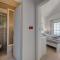 Luxury apt w shared pool 3 balconies and terrace
