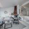 Luxury apt w shared pool 3 balconies and terrace