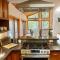 Lux, designer 8-acre retreat with private creek - نيفادا سيتي