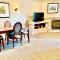 Hillside Haven: Carriage Club Resort Retreat