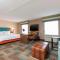 Hampton Inn & Suites Fort Myers-Colonial Boulevard - Fort Myers