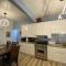 Victorian Oasis: Charm & Convenience Near Lake Merritt
