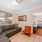 Macquarie Manor - Experience Grand Country Living