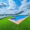 Modern Two Bedroom Apartment With Pool