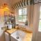 Shepherds Hut at The Granary