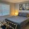 Modern 2BR Aparment near NC ZOO w Parking