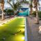 Oceanside 3 Bedroom Luxury Villa with Private Pool, 500ft from Long Bay Beach -V5 - 普罗维登西亚莱斯岛