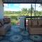 La Veranda Farm Breeze