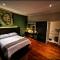 Cozy Manor Guestrooms