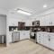 Superior 4BR 2BA Holiday Home with Hot Tub & Grill
