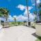 Condo on Beach with AC