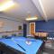 6 Bed in Ellington 91805