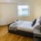 Modern 2 Bed Apartment, Close to Gla Airport & M8 - Paisley