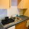 Modern 2 Bed Apartment, Close to Gla Airport & M8