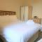 Comfortable 4 bed Apt in Paisley Next to Station
