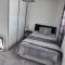 Beautiful 2 bed house close to M74 and Strathclyde Park