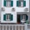 Espírito Azul Guest House - Rooms To Rent, 2 minutes walking from the beach, Marina and our Dive Center