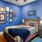 Stockyards Patriot Outpost - Sleeps 8 - Just 3/4 Miles