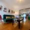 Spacious Artistic Flat With Private Parking - Soluň
