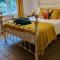 Beach Front Coastal Retreat with Sea Views - 金斯布里奇