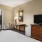 DoubleTree by Hilton Hotel & Executive Meeting Center Somerset
