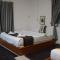 Chaiyai River Front Hotel - 锡春