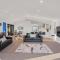 Waterfront Oasis - Omokoroa Holiday Home