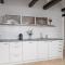 Apartment with 2 Bedrooms and Desks in the Center of Cracow by Noclegi Renters
