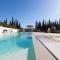 Tenuta San Cassiano With Garden And Pool - Happy Rentals