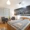 V & V Studio Apartments 2