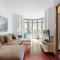 Modern and bright three-bedroom in Eixample