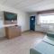 Seashire Inn & Suites