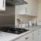 Spacious New Build by Our Home Short Stays with Free Parking and TV in each bedroom