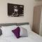 Spacious New Build by Our Home Short Stays with Free Parking and TV in each bedroom - Macclesfield