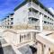 The Sandy Turtle All New Modern Oceanfront Condo w Pool - 默特尔比奇