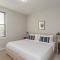 TWO CozySuites Stylish Music Row Condos with parking