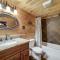 Twin Creeks Lodge with Hot Tub Less Than 1 Mi to Lake!