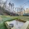 Twin Creeks Lodge with Hot Tub Less Than 1 Mi to Lake!