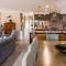 Entertainers Paradise! Child & pet friendly Pool spa, movie room - close to Australia Zoo