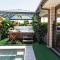 Entertainers Paradise! Child & pet friendly Pool spa, movie room - close to Australia Zoo