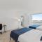 Stylish 2BR 3BA CozySuites at Showboat