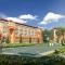 Cozy Condo with Swimming Pool, WIFI & Netflix good for 4PAX