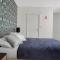 Place to stay in Longbridge
