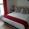 Oom Piet Accommodation - Gansbaai