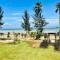 Beachfront Retreats @RoxyBeachSematanApt.
